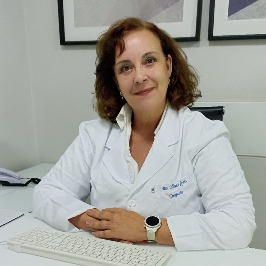   Liliane Ayres